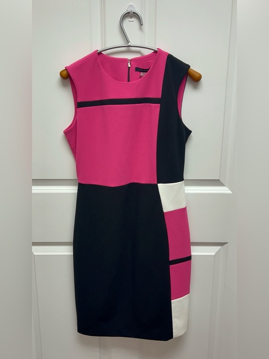 Tommy Hilfiger Dresses & Skirts - Tommy Hilfiger sleeveless Pink and Black color-block sheath dress NWT Size 4